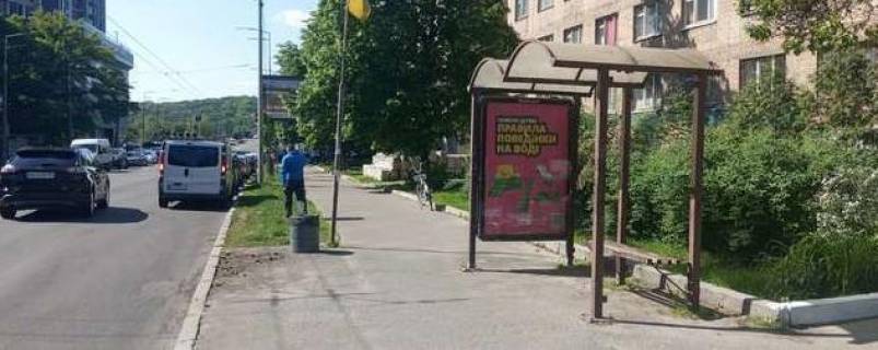 Нестандарт A у Києві, 1.2x1.8  Михайла Бойчука вул. (Кіквідзе вул.), 36 зуп. «Гуртожиток  № 4» (напр. ст.М. «Видубичі») Фото 1