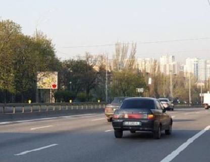 Бэклайт B в Киеве, 2.3x3.14  Дружби Нродів вул.,10 (у напрямі Либідської пл.)  (BackLit), (справжній розмір 2.50 х 3.15) фото 1