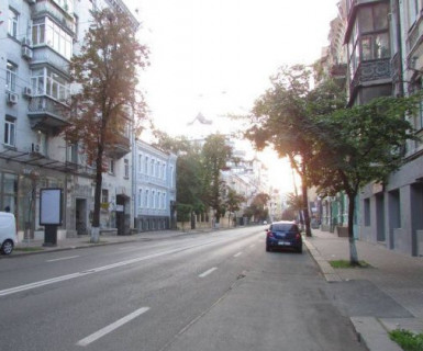 Ситилайт B в Киеве, 1.2x1.8  Велика Житомирська вул., 32 фото 1