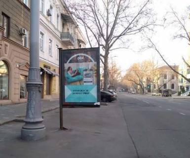 Ситилайт A в Одессе, 1.2x1.8  Рішельєвська вул., 19 фото 1
