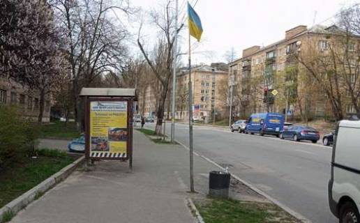 Ситилайт B в Киеве, 1.2x1.8  Михайла Бойчука вул. (Кіквідзе вул.), 36 зуп. «Гуртожиток  № 4» (напр. ст.М. «Видубичі») фото 1