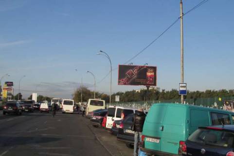 Билборд A в Киеве Броварський просп., : выход со ст. метро "Лісова"; №2 (в напрямку Братиславської вул.) фото 1
