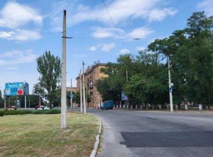 Призма B в Запорожье, 3x6  Соборний просп. — Богдана Хмельницького вул. - 652192 фото 1