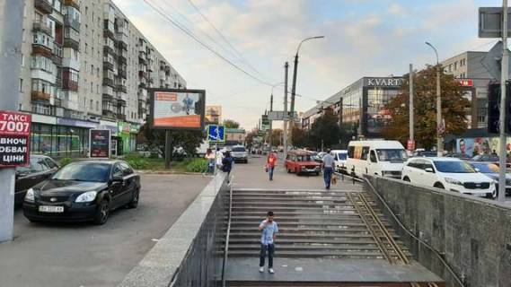 Бэклайт B в Васильевке, 2.3x3.14  Кам`янецька вул., 38 - Подільська вул. фото 1