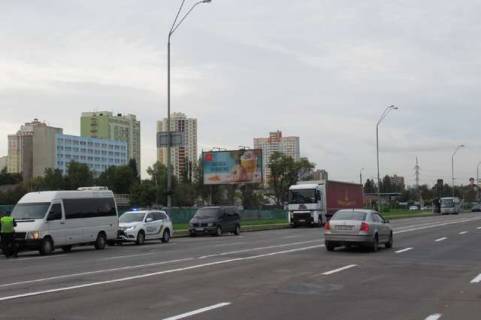 Білборд, Бігборд (Борд)  B у Василівці, 3x6  Броварський просп., між ст. метро "Лісова" і "Чернігівська" Фото 1