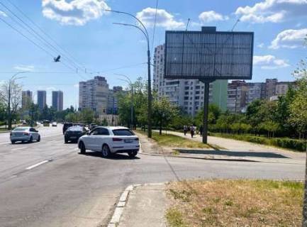 Призма A в Киеве, 3x6  Червоної Калини просп. - Каштанова вул. (на перехресті) - 616357 фото 1