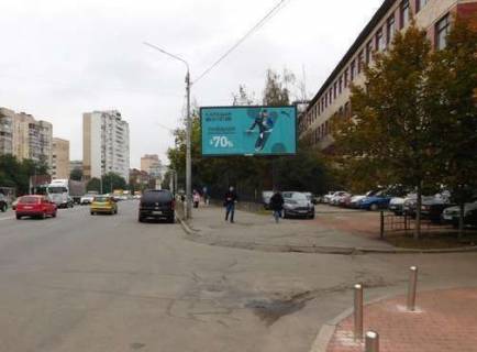Призма A в Киеве, 3x6  Автозаводська вул., 2 - 273967 фото 1