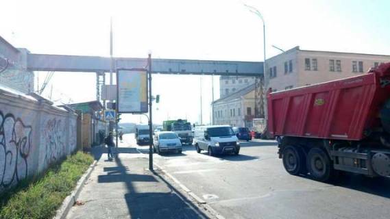 Беклайт B у Києві, 1.2x1.8  Набережно-Хрещатицька вул., 10 (№1) :навпроти вул. Хорива (у напрямку Поштової пл.) Фото 1