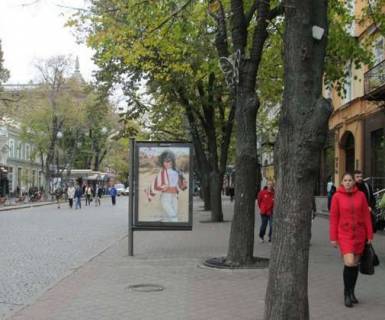 Ситилайт A в Одессе, 1.2x1.8  Дерибасівска вул., 19 фото 1