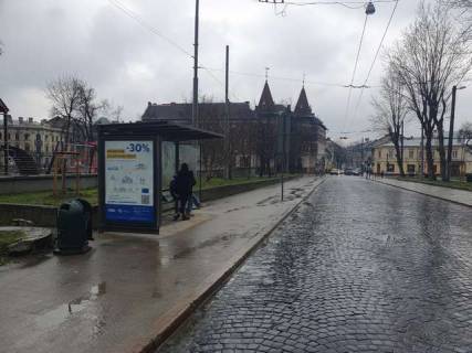 Бэклайт B в Львове Кропивницького пл., Шептицького вул. 45 зупинка фото 1