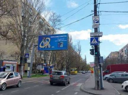 Билборд B в Одессе, 3x6  Сім’ї Глодан вул. (Ільфа і Петрова)., 11а фото 1