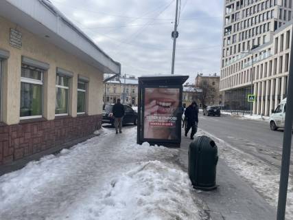 Ситилайт B в Львове, 1.2x1.8  Під Дубом вул., 17 фото 1