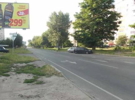 Billboard B in Cherkasy, 3x6  Blagovisna st. - Cornovola st. (Engel'sa st.) Photo 1