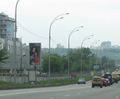 Бэклайт B в Киеве, Нестандарт  Броварський просп., 15 фото 1
