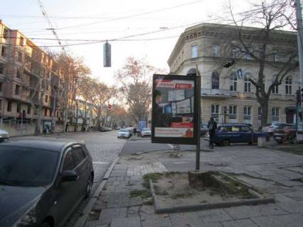 Бэклайт B в Одессе, 1.2x1.8  Італійська вул. (Пушкінська)., 20 - Святослава Караванського вул. (Жуковського) фото 1