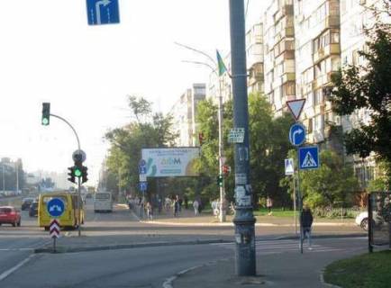 Призма A в Киеве, 3x6  Воскресенський (Перова б-р) проспект., 25 - 295438 фото 1
