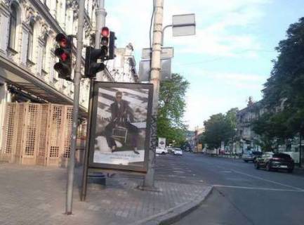 Ситилайт B в Одессе, 1.2x1.8  Грецька вул., 21 - Рішельєвська вул. фото 1