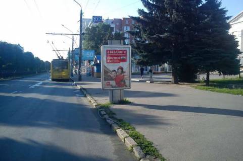 Бэклайт A в Полтаве, 1.2x1.8  вул. Соборності (Жовтнева)., 67 (№2) фото 1