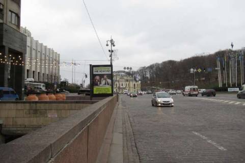 Бэклайт B в Киеве, 1.2x1.8  Європейська пл. - Хрещатик вул., навпроти буд.№6 фото 1