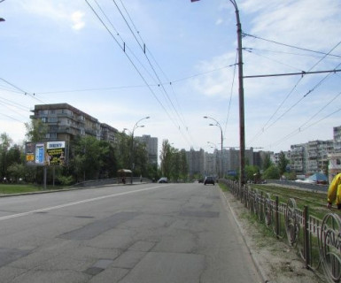 Призма B в Киеве, 3x6  Левка Лук'яненка вул., 4 - 624152 фото 1