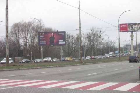 Білборд, Бігборд (Борд)  A у Василівці, 3x6  Академіка Заболотного вул., 35 - шлях Пирогівський вул. (Червонопрапорна вул.), 158/1, на розподілювачі (в напрямку Одеської пл.) Фото 1