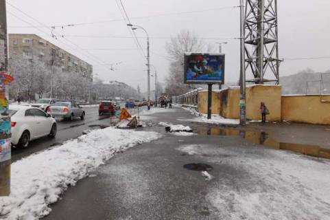 Ситилайт A в Киеве, 1,2х1,8  Кирилівська вул. (Фрунзе)., напроти буд.126 фото 1