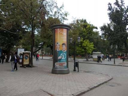 Ситилайт B в Одессе, 1.2x3.6  Дерибасівська вул., 31 - Луценка Івана пров. (Віце-адмірала Жукова пров.) фото 1