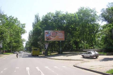 Билборд A в Херсоне, 3x6  Небесної сотні вул. (40-річчя Жовтня вул.) - Тираспольська вул. фото 1