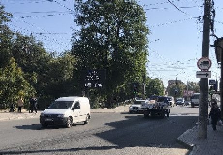 Видеоборд B у Чернівцях, 2.3x3.14  Руська вул., 77 (розширення 480х336) - 661893 Фото 1