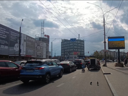 Видеоборд A у Чернівцях перехрестя проспект Незалежності, 78 та вул. Небесної Сотні (Стасюка) - 665997 Фото 1