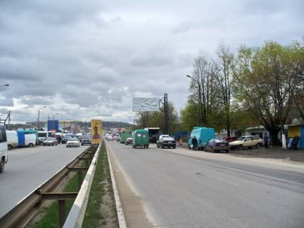 Билборд A в Черновцах вул. Калинівська, ринок (другий над дорогою) фото 1