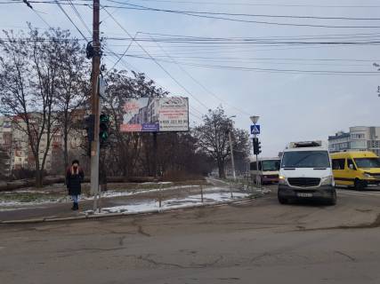 Billboard B in Chernivtsi st. Golovna, 279 -- st. Pivdenno-Kil'ceva Photo 1