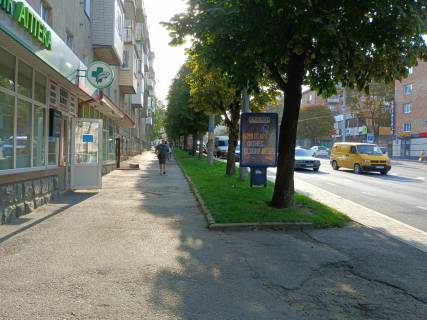 Ситилайт B в Черновцах проспект Незалежності, 91, вхід в магазинк Світанок фото 1