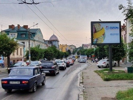 Скроллер A в Черновцах Центр, Героїв Майдану (Червоноармійська), 35, 1 зупинка до Соборної площі - 664275 фото 1