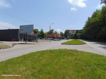 Билборд B в Черновцах вул. Ізмайлівської на спуску верхній, поворот Староконстянтинівська фото 1