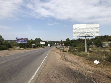 Билборд A в Первомайске Двусторонний бигборд 3*6. Установлен на въезде в с. Мигея со стороны Николаева на трассе Николаев-Первомайск, указатель на рок-фестиваль.5А со стороны Николаева; 5Б со стороны Первомайска. фото 1