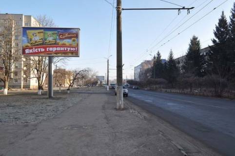 Билборд B в Виннице вул.Зулінського (колишня Тарногродського) , 39 (ж\м "ДПЗ 18" , 200 від ТЦ і сервісному центру "Bosch") фото 1