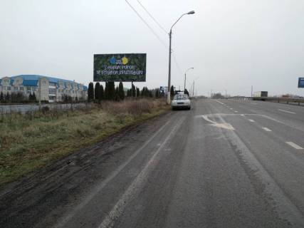 Билборд B на трассах Хмельницкой области Траса Н-03 Житомир-Чернівці, км. 191+350  (ТСЦ "ПОДІЛЛЯ" ближній до міста) фото 1