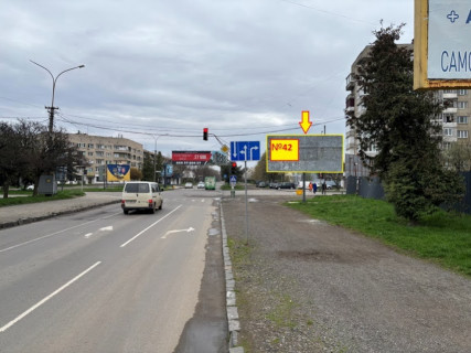 Білборд, Бігборд (Борд)  A у Ужгороді, 3x6  вул. Грушевського 40 Фото 1