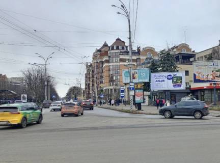 Призма A в Полтаве, 3х6  вул. Соборності (Жовтнева) / Майдан Незалежності (призматрон) - 47624 фото 2