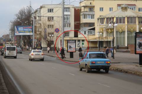 Сiтiлайт A у Полтаві вул. Соборності (Жовтнева), 58 (вхід до палацу дозвілля "Листопад") Фото 1