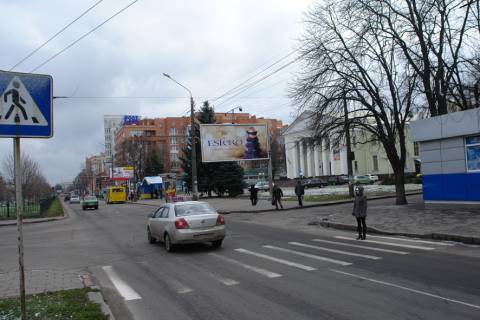Призма A в Полтаве, 3х6  вул. Соборності (Жовтнева) ,69 (зуп. «ОЦЕВУМі») (призматрон) - 47630 фото 1