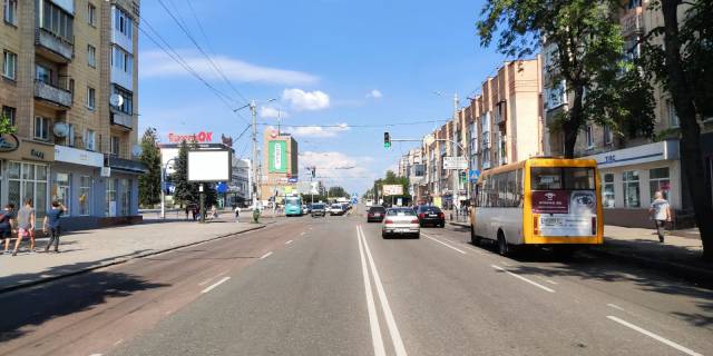 Скроллер B в Житомире ул.Майдан Згоди , 3/75 ("Сбербанк","Спортмастер") - 321641 фото 1