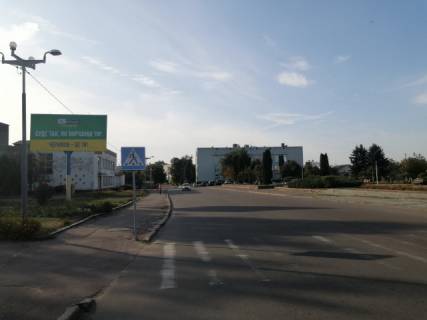 Билборд B в Черняхове, 3x6  Майдан Рад вул., 5 фото 1