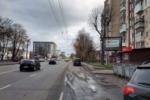 Билборд A в Хмельницком, 2,32*3,14  вул.Шевченкa, 8 , неподалік: відділення Банків, Супермаркети та дрібна комерція фото 1