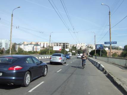 Billboard B in Khmelnitsky, 3*6  st.Svobodi, most cerez r.P.Bug. nepodalik: avtosalon "Nissan" (centr) Photo 1
