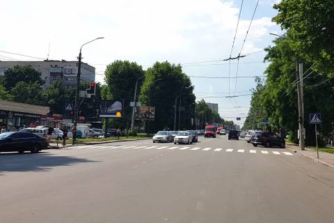 Billboard B in Khmelnitsky, 2,32*3,14  perehresta propekt Miru - st.Svobodi, nepodalik: TC "Vistavka", TC "Riko", klub "SV", Privatbank, Rinok, bezlic rozdribnoi torgivli Photo 1