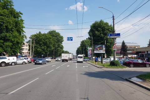 Billboard A in Khmelnitsky, 2,32*3,14  perehresta propekt Miru - st.Svobodi, nepodalik: TC "Vistavka", TC "Riko", klub "SV", Privatbank, Rinok, bezlic rozdribnoi torgivli Photo 1