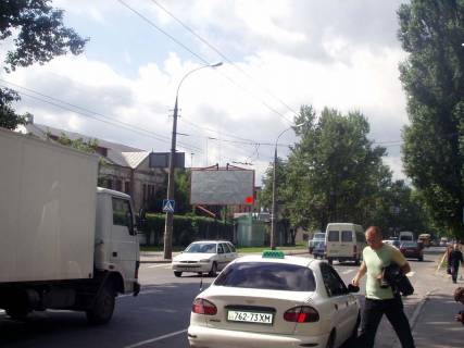 Billboard B in Khmelnitsky, 3*6  st.Kam'anec'ka - st.Ternopil's'ka. nepodalik: universitet, biblioteka, supermarket "Furset", avtostancia, zupinka (vid centru) Photo 1