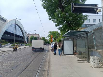 Ситилайт A в Львове, 1,2х1,8  вул. Мельника, 21 (сітілайт, зупинка) фото 1
